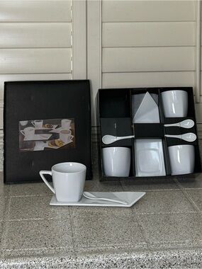 NEW Mor Porcelain Coffee Set for 4